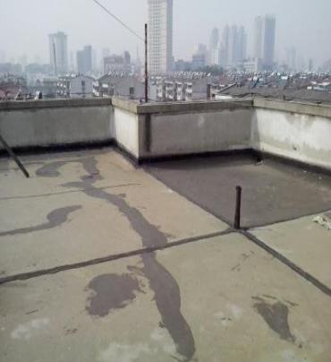 马鞍山市漏水维修 楼顶漏水是什么原因，楼顶漏水维修方法是什么?